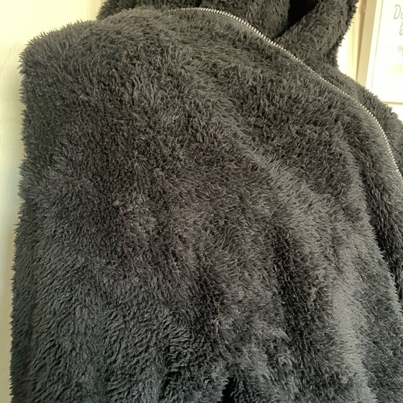 Black Hooded Super Soft Cropped Teddy Zip Up Jacket Women’s Small - Picture 12 of 13